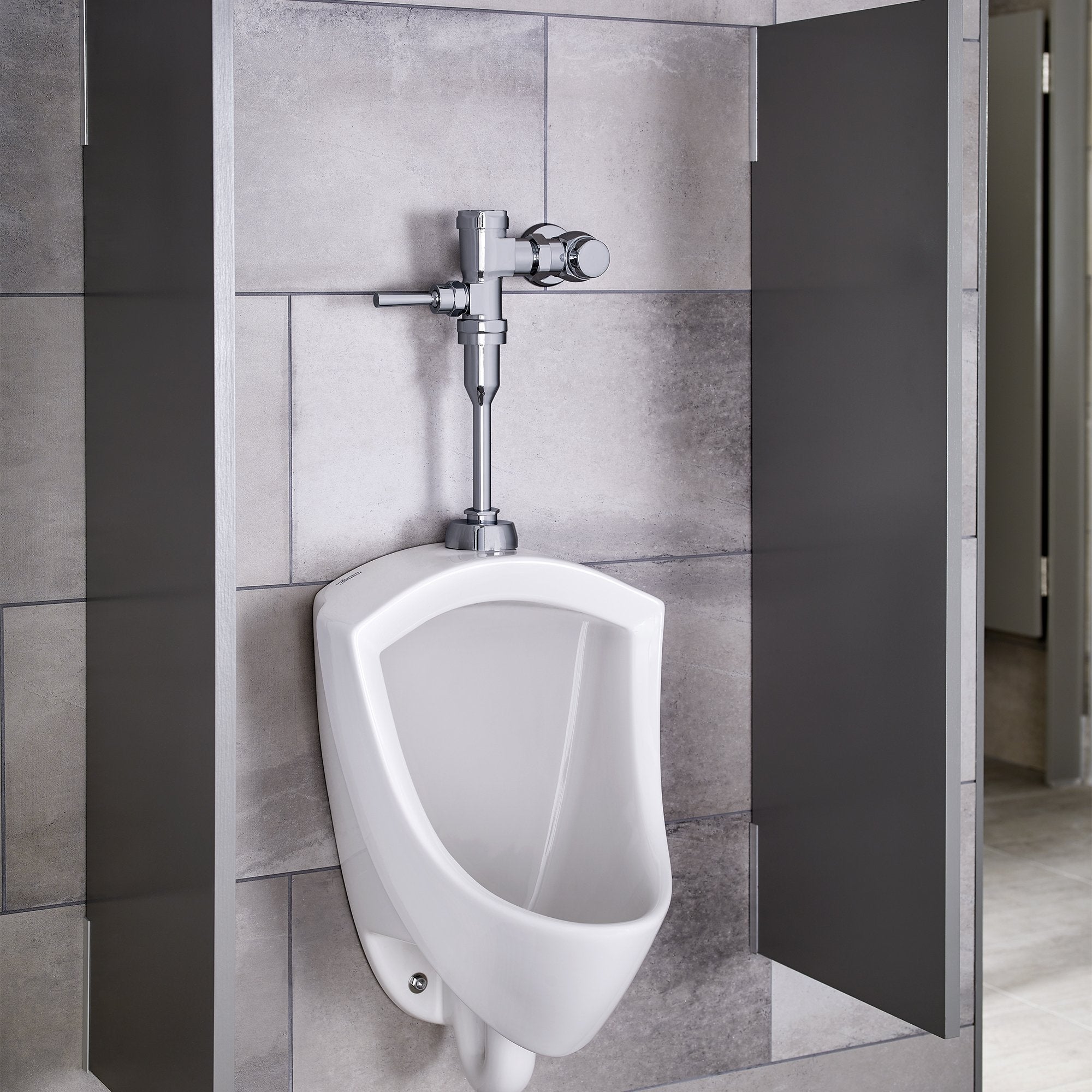 Zalorin water-saving urinal, white